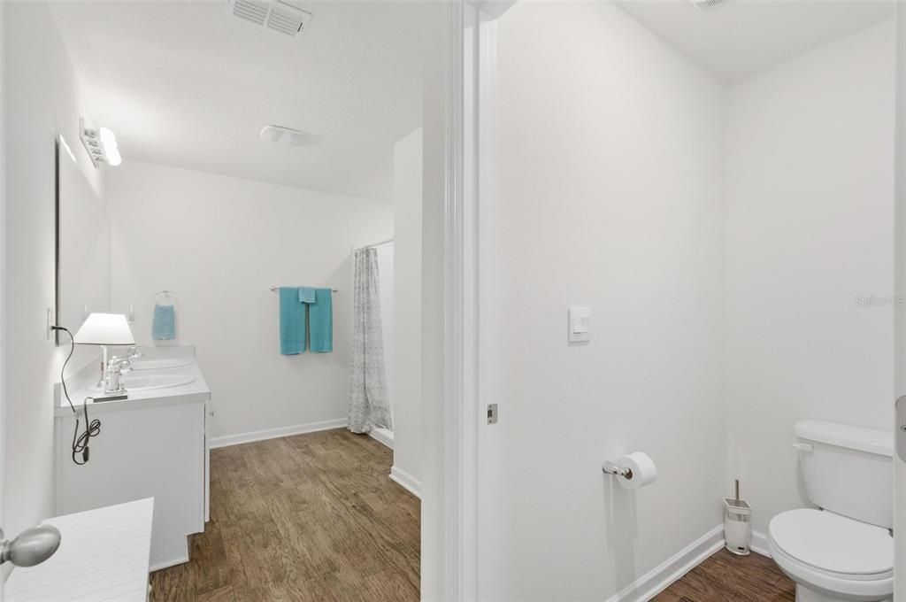 For Sale: $279,000 (3 beds, 2 baths, 1714 Square Feet)