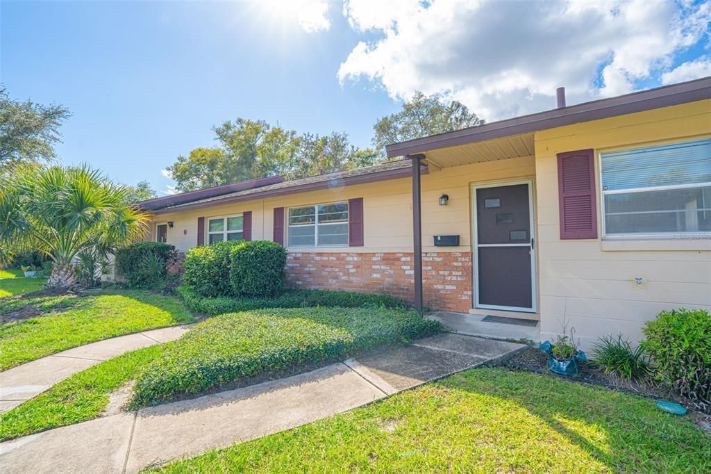 Active With Contract: $115,000 (2 beds, 2 baths, 1027 Square Feet)