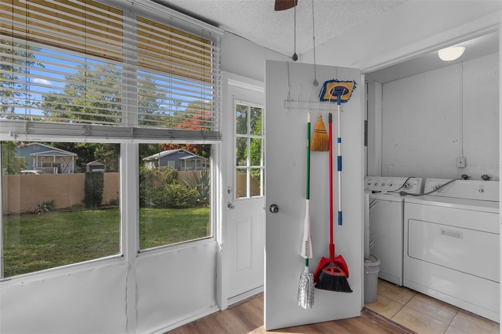 Active With Contract: $115,000 (2 beds, 2 baths, 1027 Square Feet)