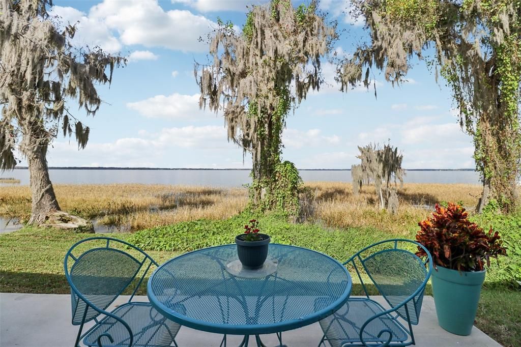 For Sale: $329,900 (2 beds, 2 baths, 1334 Square Feet)