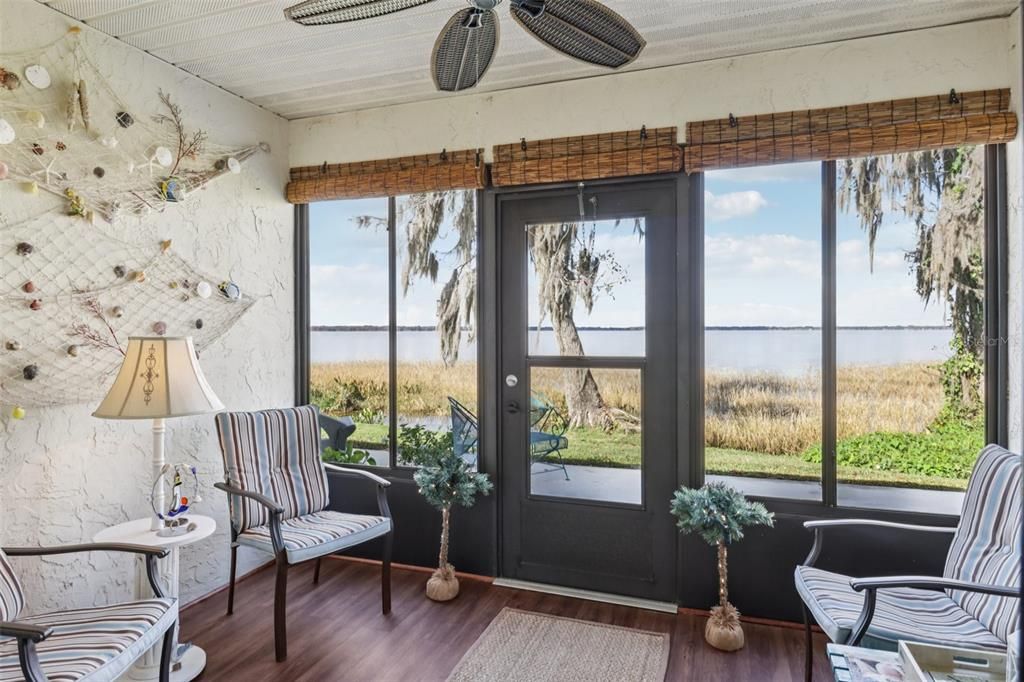 For Sale: $329,900 (2 beds, 2 baths, 1334 Square Feet)