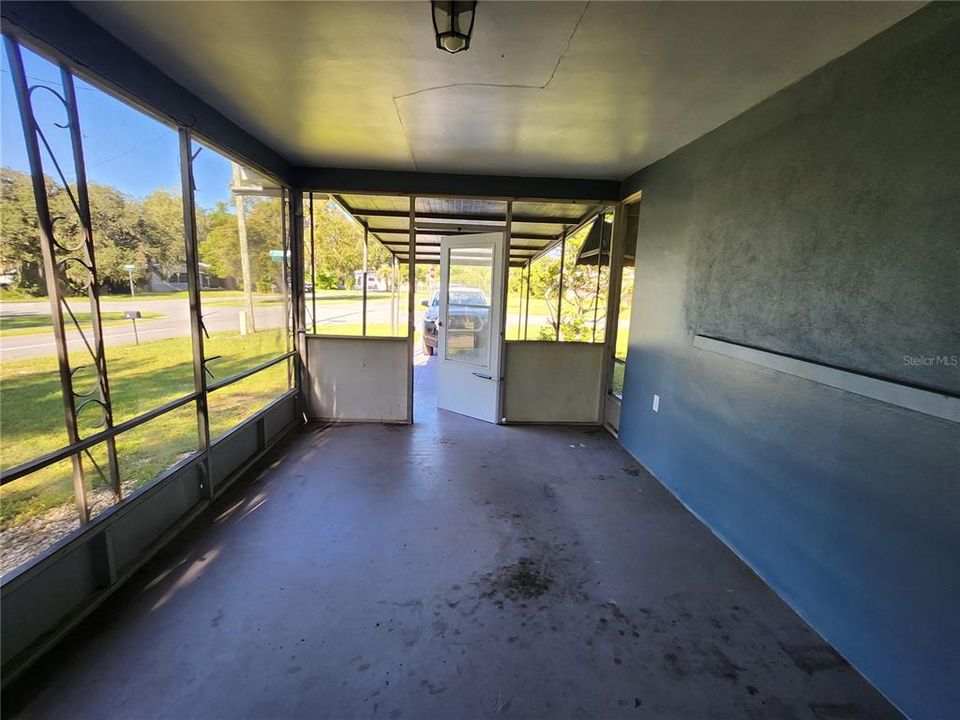 For Rent: $1,350 (3 beds, 1 baths, 900 Square Feet)