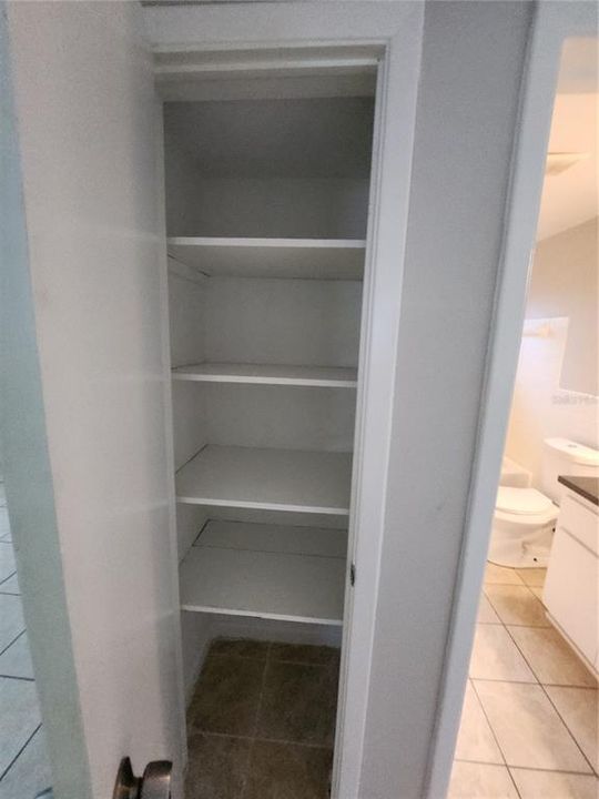 For Rent: $1,350 (3 beds, 1 baths, 900 Square Feet)