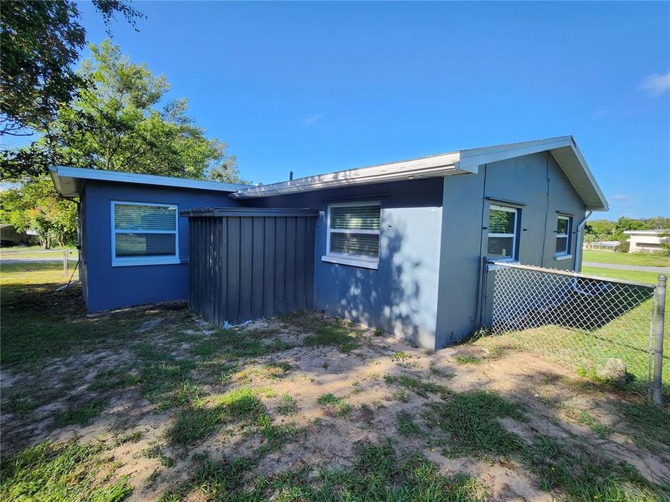 For Rent: $1,350 (3 beds, 1 baths, 900 Square Feet)