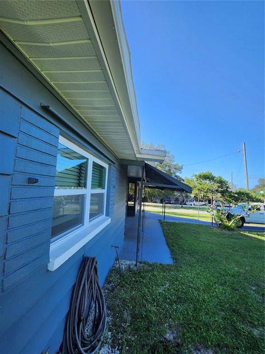 For Rent: $1,350 (3 beds, 1 baths, 900 Square Feet)