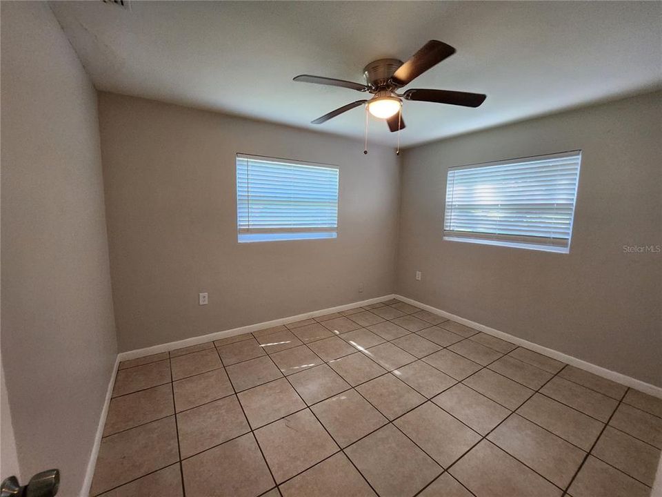 For Rent: $1,350 (3 beds, 1 baths, 900 Square Feet)