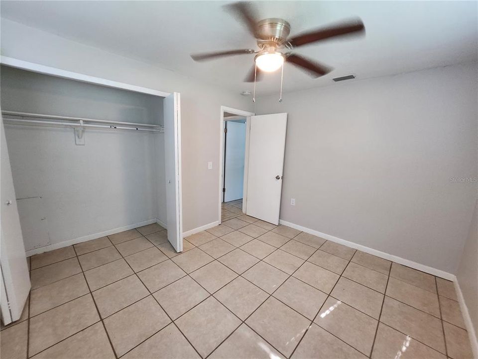 For Rent: $1,350 (3 beds, 1 baths, 900 Square Feet)