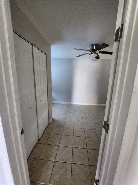 For Rent: $1,350 (3 beds, 1 baths, 900 Square Feet)