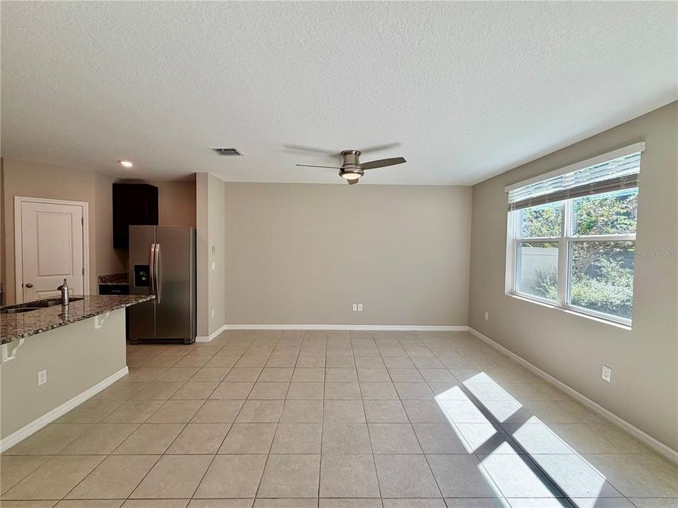 For Sale: $318,000 (3 beds, 2 baths, 1539 Square Feet)