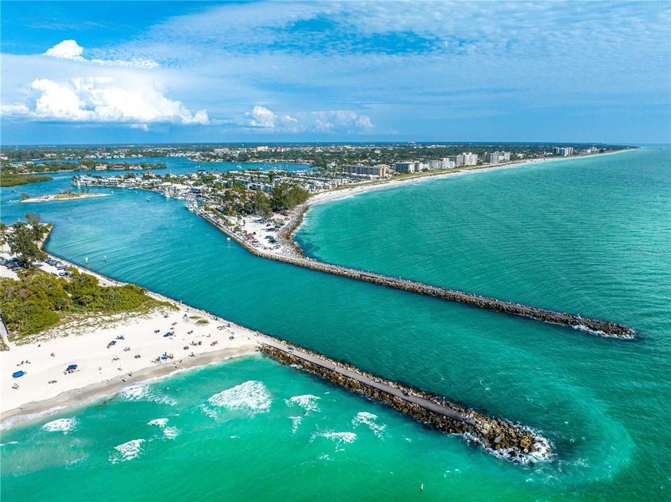 For Sale: $318,000 (3 beds, 2 baths, 1539 Square Feet)