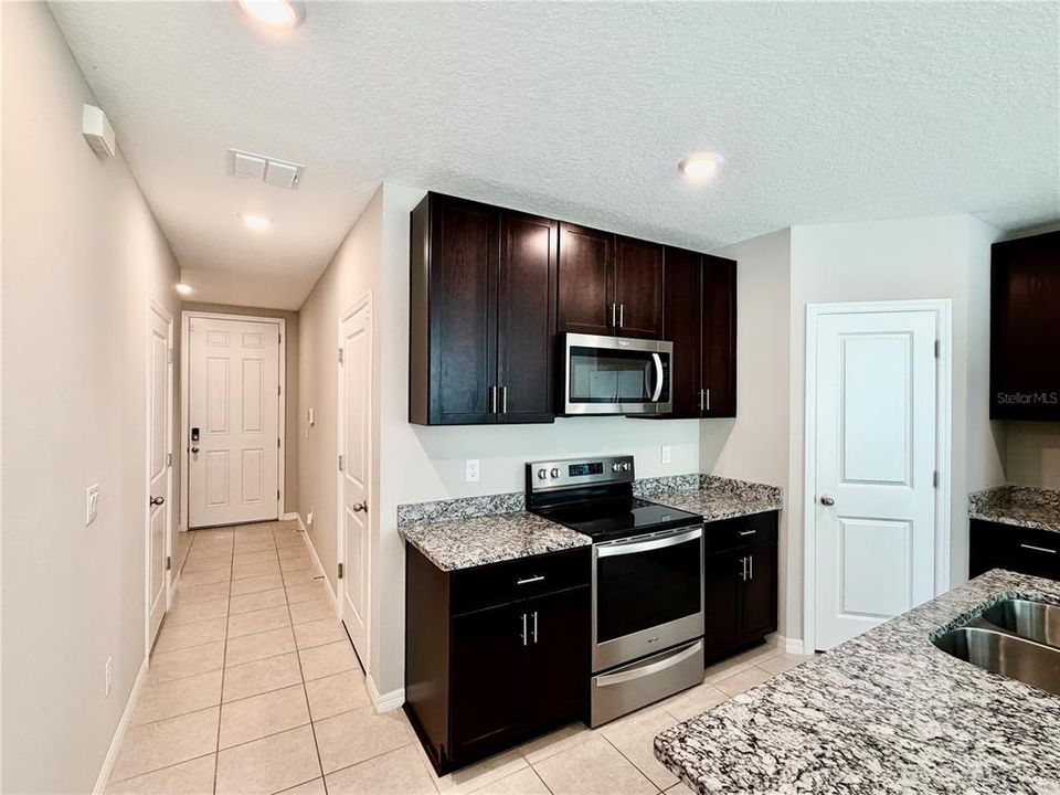 For Sale: $318,000 (3 beds, 2 baths, 1539 Square Feet)