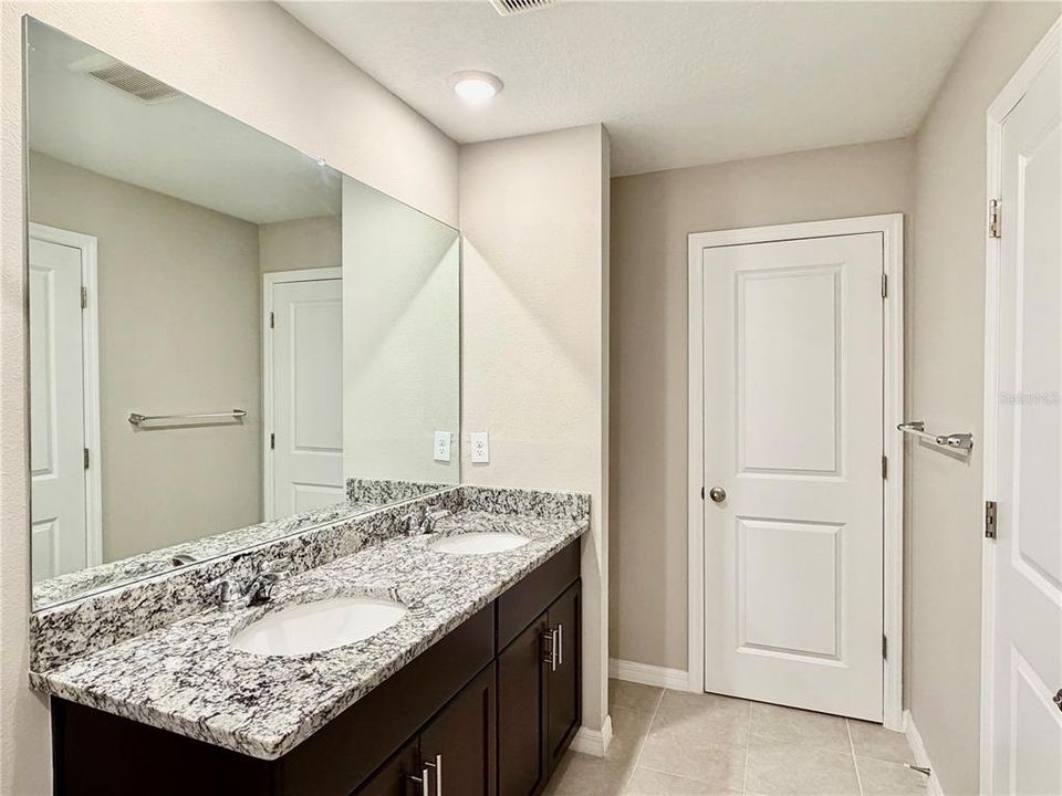 For Sale: $318,000 (3 beds, 2 baths, 1539 Square Feet)