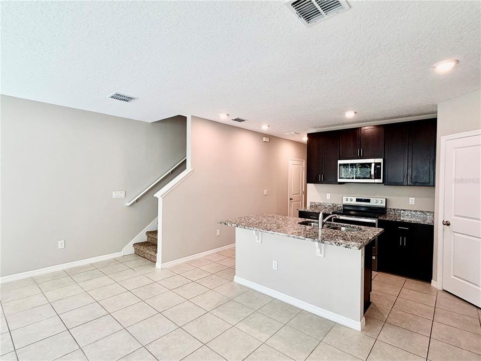 For Sale: $318,000 (3 beds, 2 baths, 1539 Square Feet)