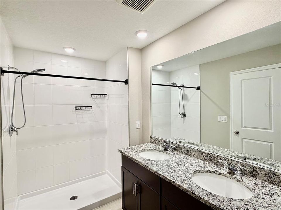 For Sale: $318,000 (3 beds, 2 baths, 1539 Square Feet)