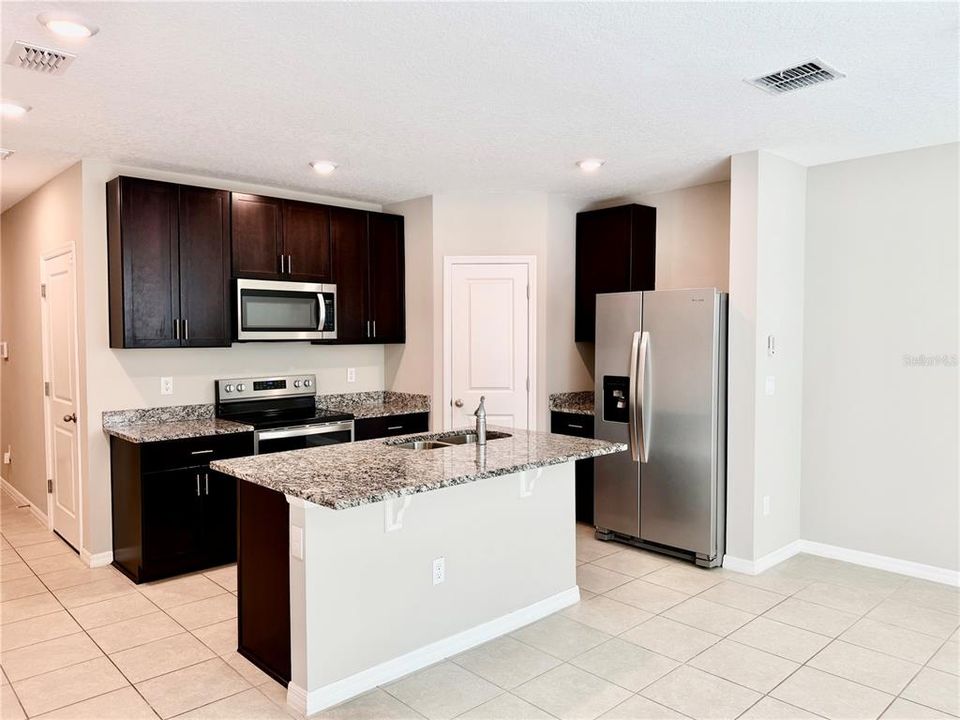 For Sale: $318,000 (3 beds, 2 baths, 1539 Square Feet)