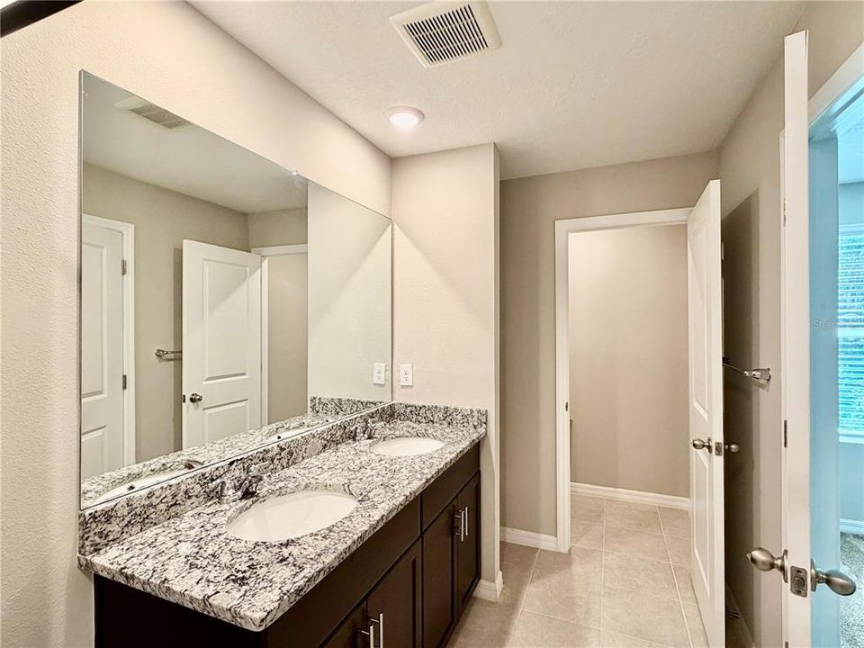 For Sale: $318,000 (3 beds, 2 baths, 1539 Square Feet)