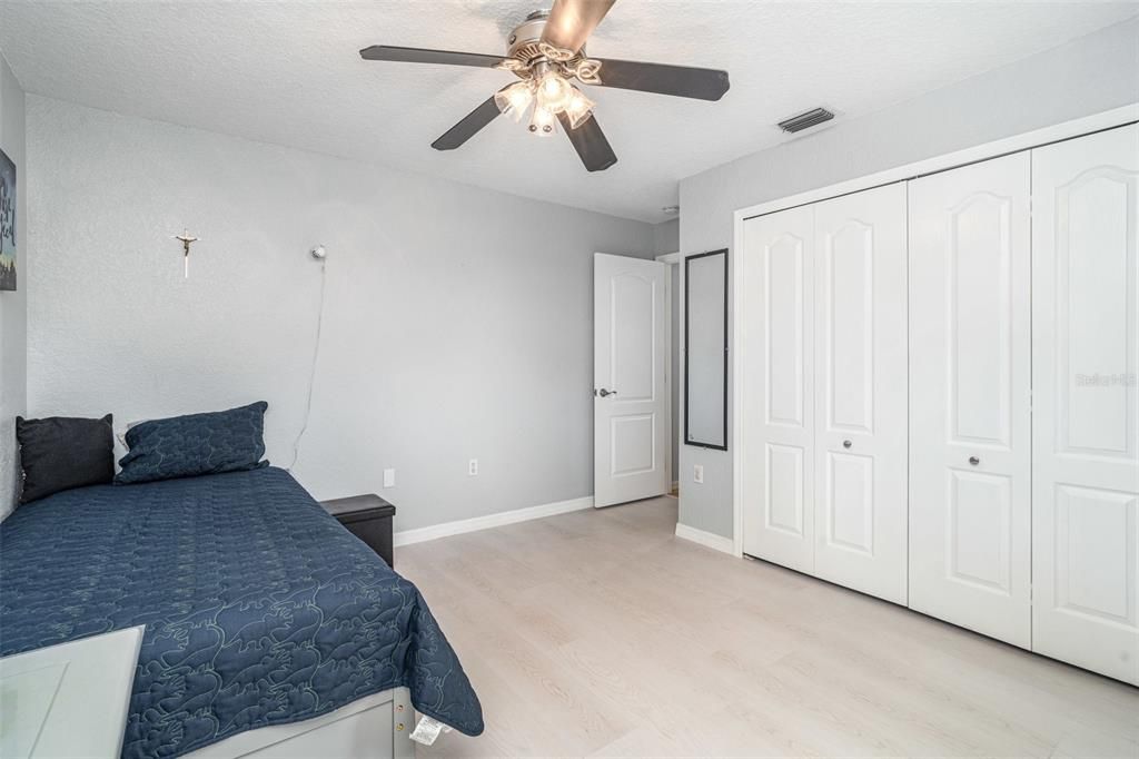 合同活跃: $499,000 (4 贝兹, 3 浴室, 2623 平方英尺)