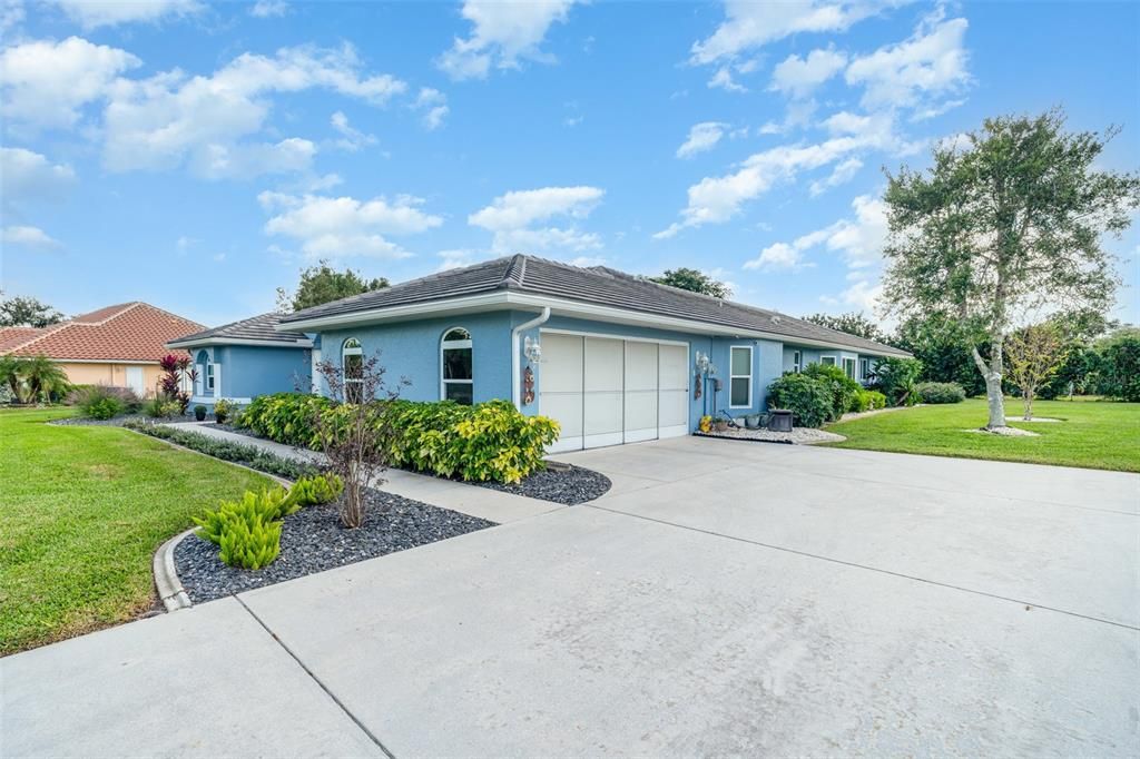 合同活跃: $499,000 (4 贝兹, 3 浴室, 2623 平方英尺)