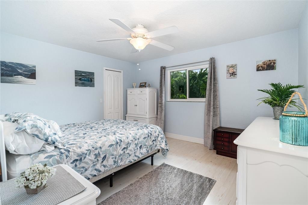 合同活跃: $499,000 (4 贝兹, 3 浴室, 2623 平方英尺)