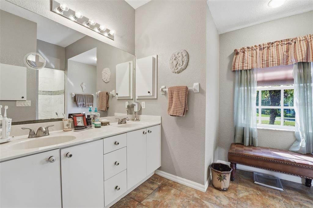 Active With Contract: $369,000 (3 beds, 2 baths, 1772 Square Feet)