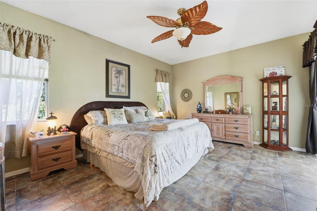 Active With Contract: $369,000 (3 beds, 2 baths, 1772 Square Feet)