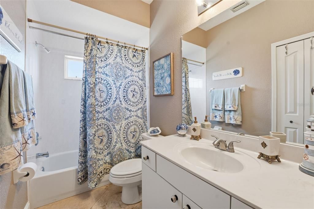 Active With Contract: $369,000 (3 beds, 2 baths, 1772 Square Feet)