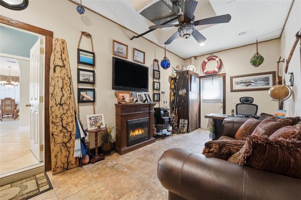 Active With Contract: $369,000 (3 beds, 2 baths, 1772 Square Feet)