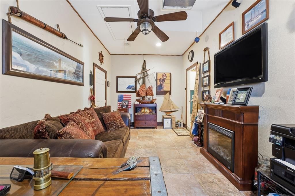 Active With Contract: $369,000 (3 beds, 2 baths, 1772 Square Feet)