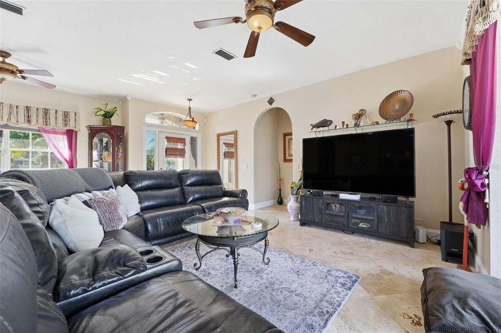 Active With Contract: $369,000 (3 beds, 2 baths, 1772 Square Feet)