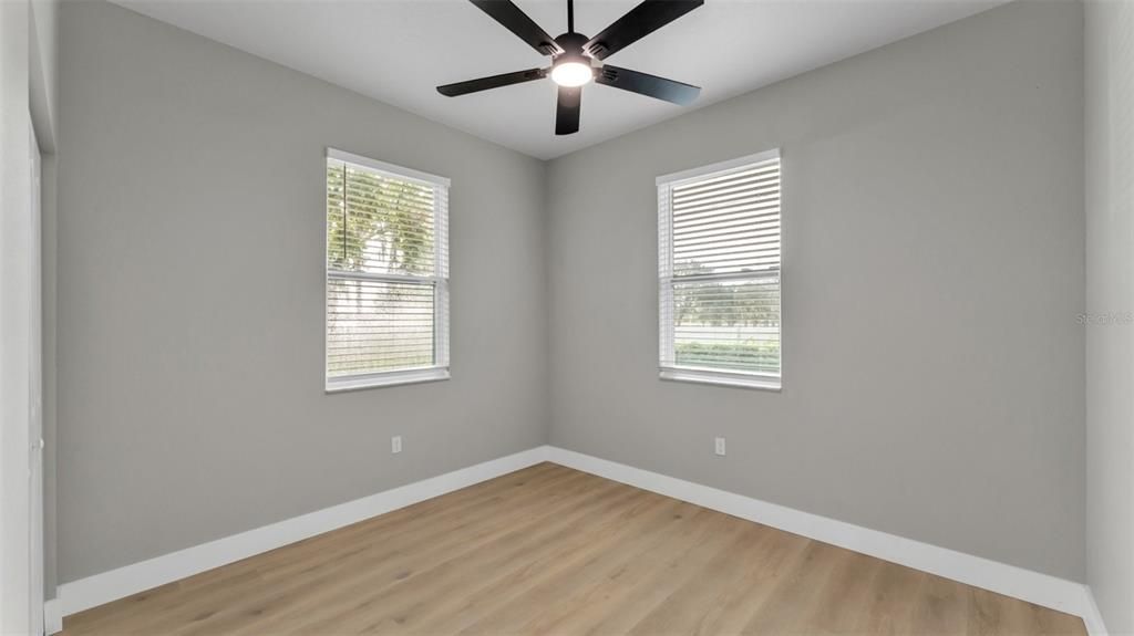 Active With Contract: $285,900 (3 beds, 2 baths, 1214 Square Feet)