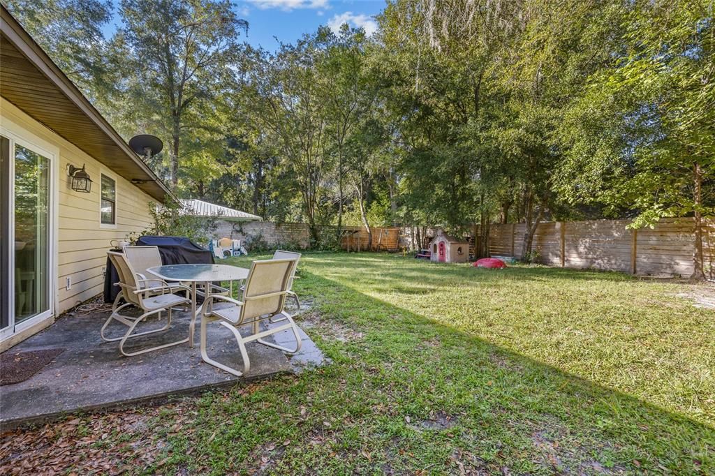 For Sale: $284,500 (3 beds, 2 baths, 1456 Square Feet)