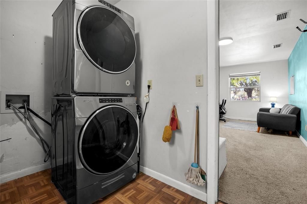 For Sale: $284,500 (3 beds, 2 baths, 1456 Square Feet)