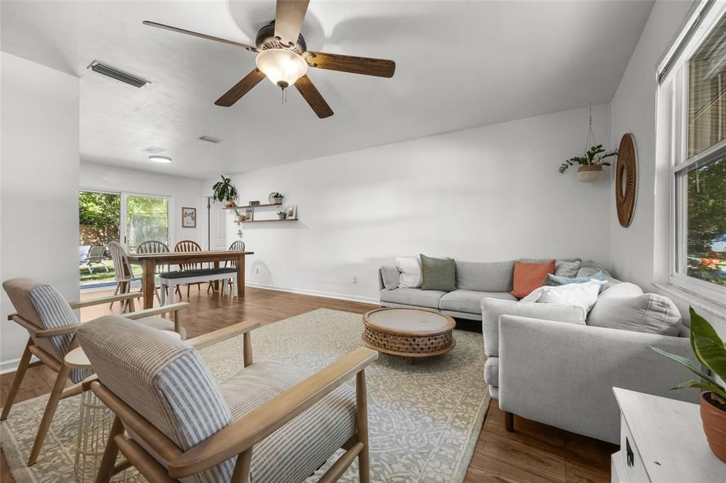 For Sale: $284,500 (3 beds, 2 baths, 1456 Square Feet)