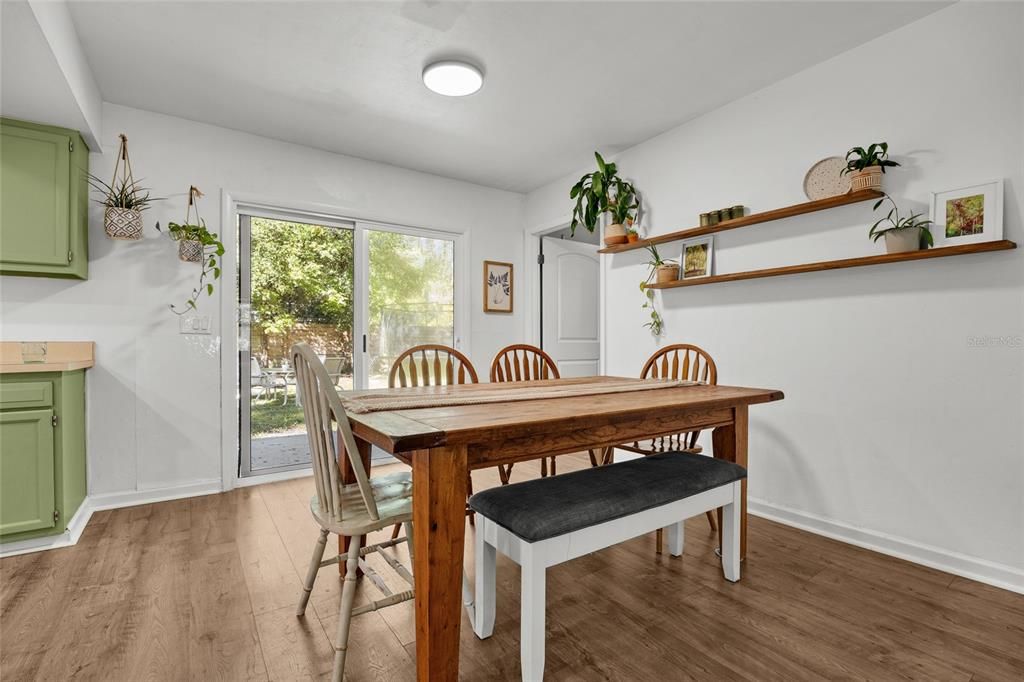 For Sale: $284,500 (3 beds, 2 baths, 1456 Square Feet)