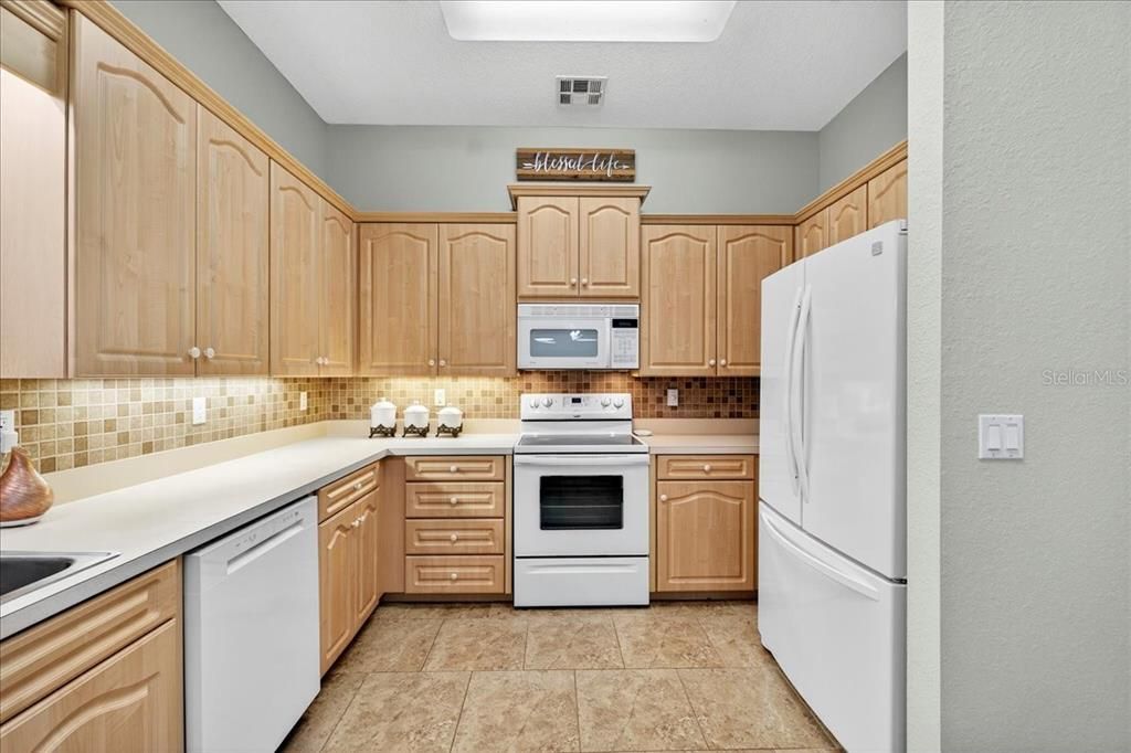 For Sale: $420,000 (2 beds, 2 baths, 1383 Square Feet)