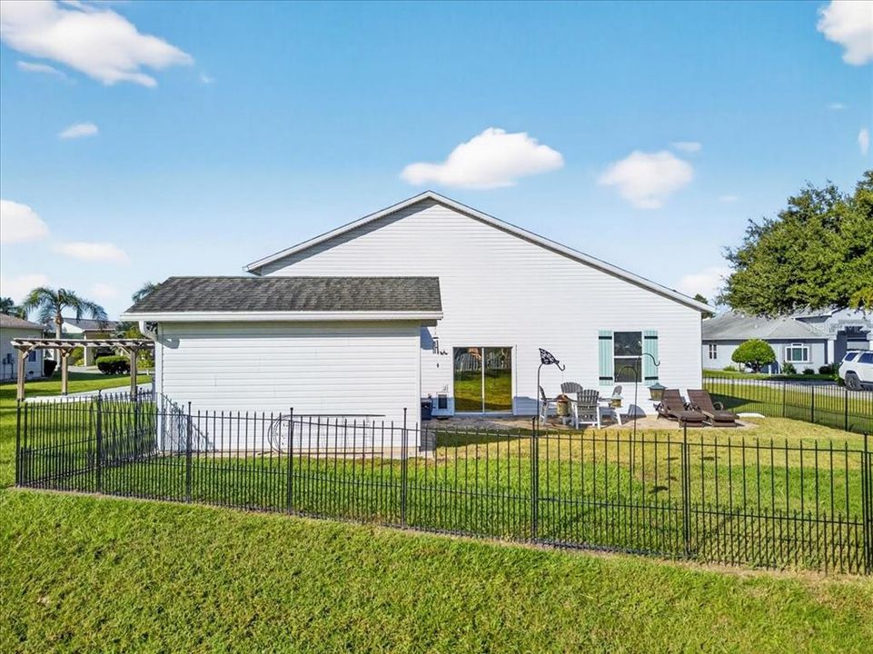 For Sale: $420,000 (2 beds, 2 baths, 1383 Square Feet)