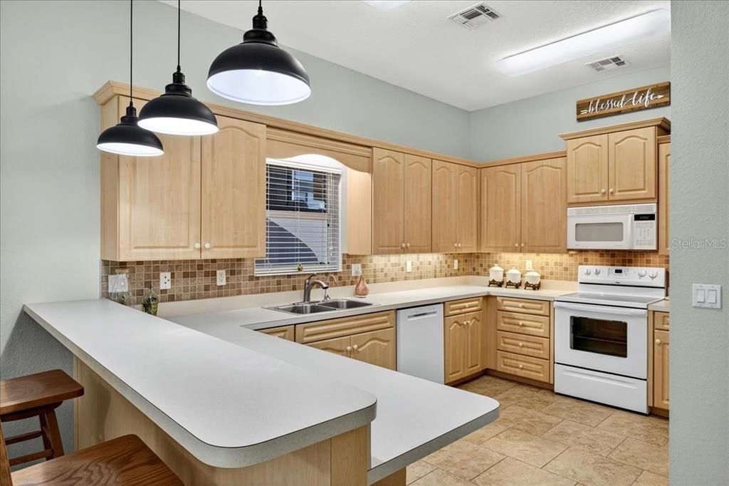 For Sale: $420,000 (2 beds, 2 baths, 1383 Square Feet)