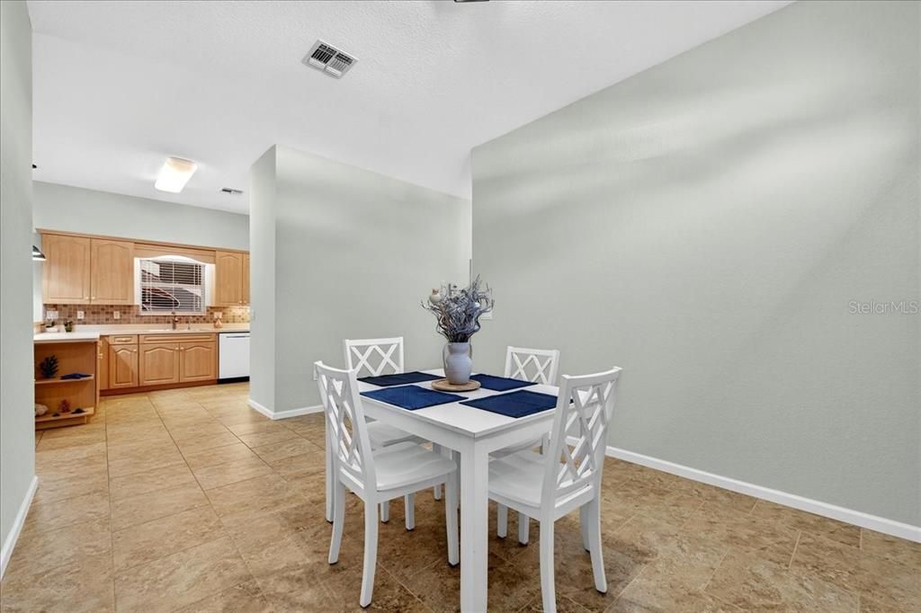 For Sale: $420,000 (2 beds, 2 baths, 1383 Square Feet)