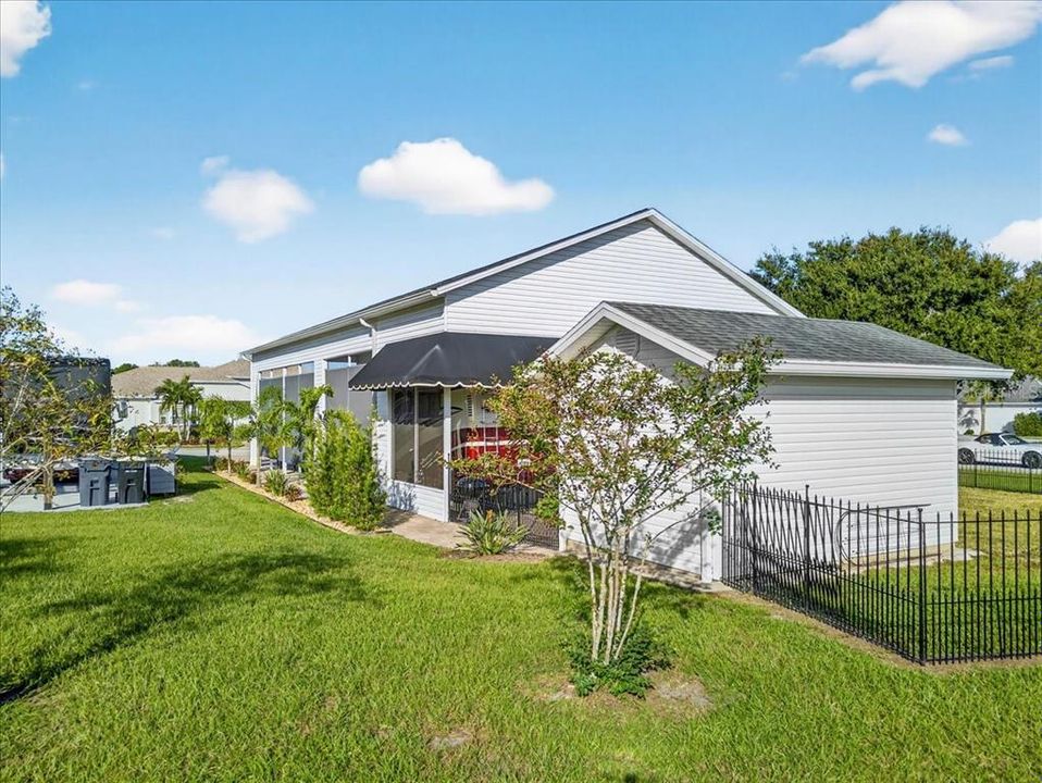 For Sale: $420,000 (2 beds, 2 baths, 1383 Square Feet)