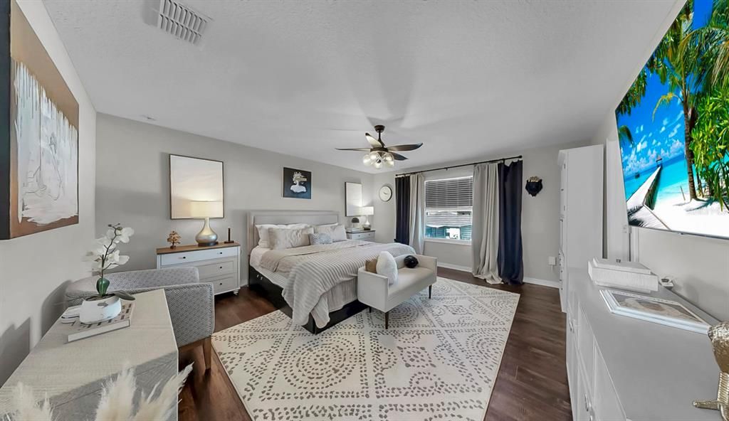 合同活跃: $425,000 (4 贝兹, 2 浴室, 2635 平方英尺)