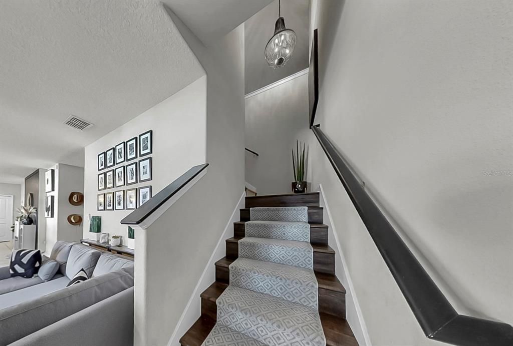 合同活跃: $425,000 (4 贝兹, 2 浴室, 2635 平方英尺)