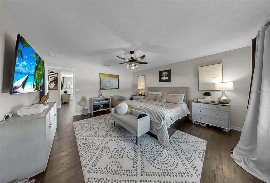 合同活跃: $425,000 (4 贝兹, 2 浴室, 2635 平方英尺)