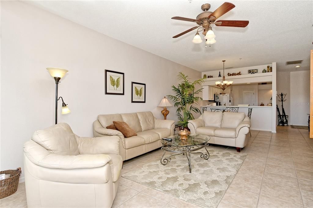 For Sale: $380,000 (2 beds, 2 baths, 1572 Square Feet)