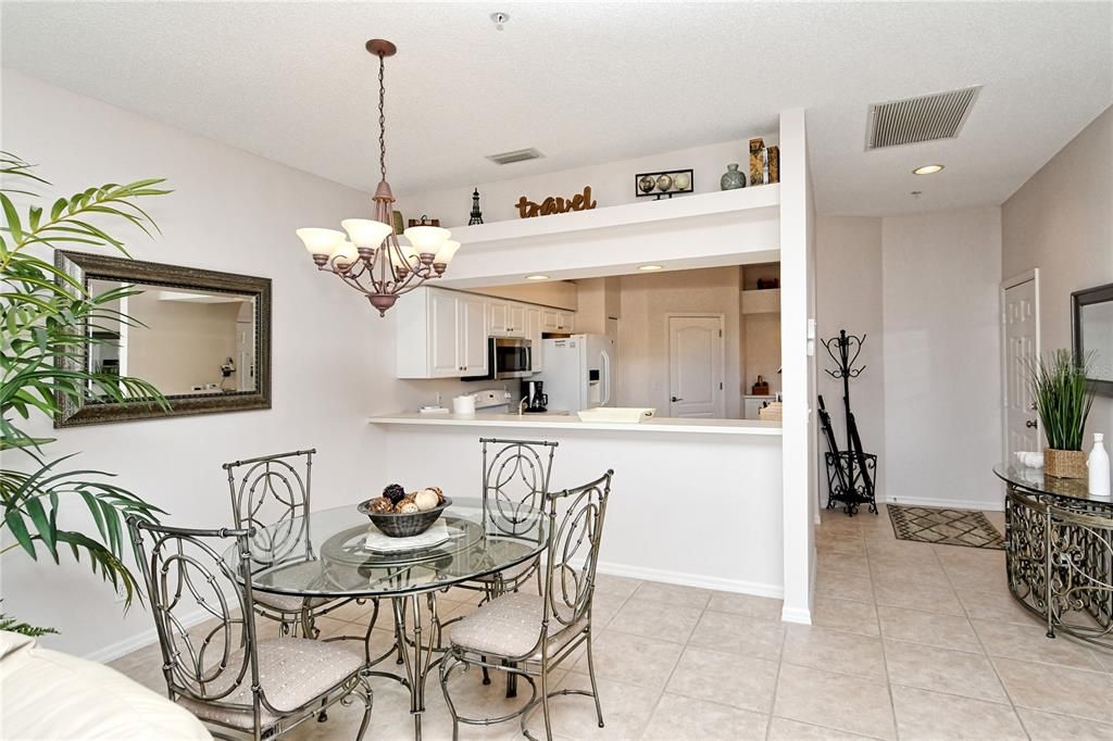 For Sale: $380,000 (2 beds, 2 baths, 1572 Square Feet)