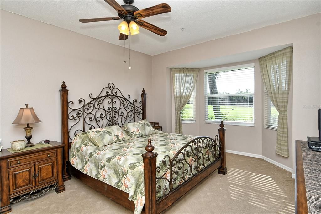 For Sale: $380,000 (2 beds, 2 baths, 1572 Square Feet)