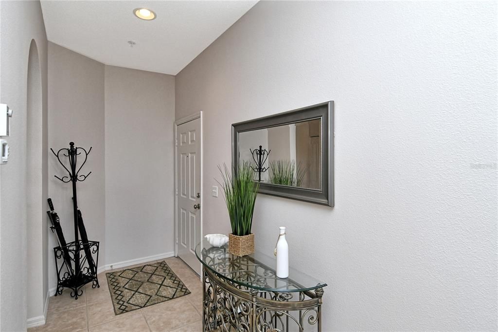 For Sale: $380,000 (2 beds, 2 baths, 1572 Square Feet)