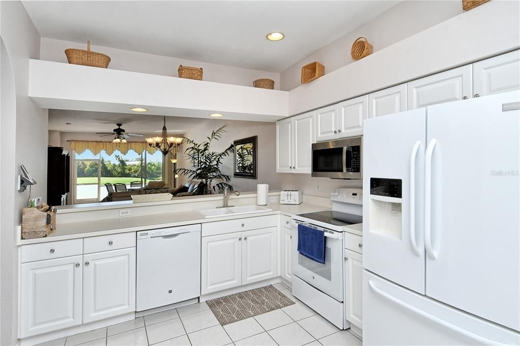 For Sale: $380,000 (2 beds, 2 baths, 1572 Square Feet)