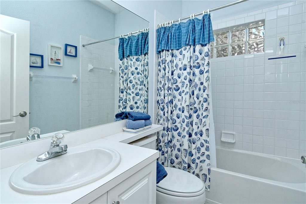 For Sale: $380,000 (2 beds, 2 baths, 1572 Square Feet)