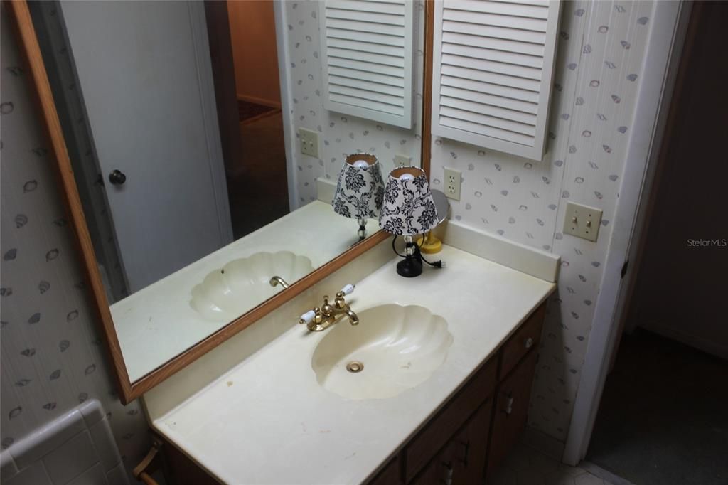 待售: $152,500 (2 贝兹, 2 浴室, 1278 平方英尺)