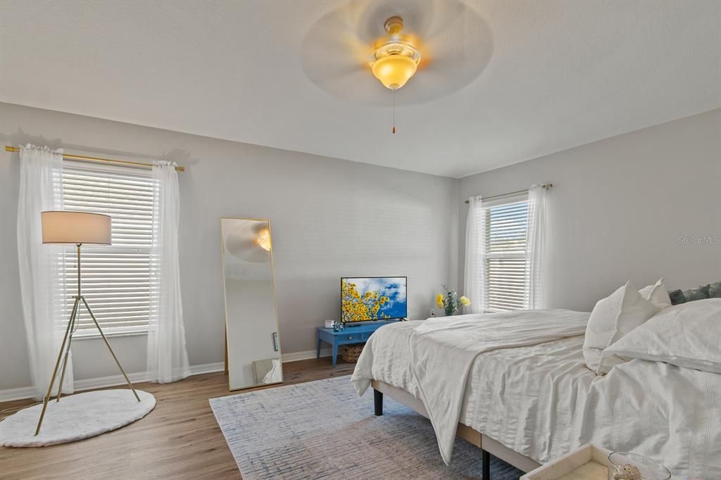 For Sale: $329,499 (3 beds, 2 baths, 1676 Square Feet)